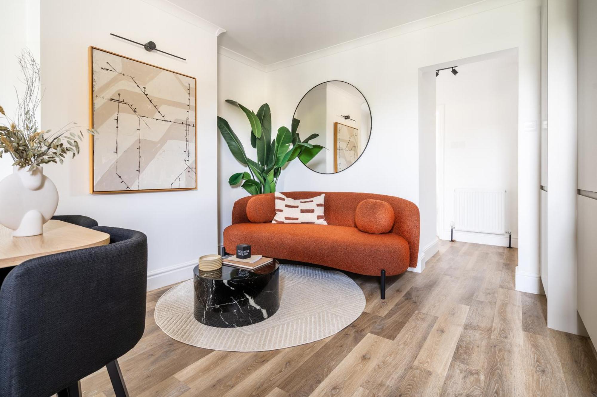 Newly Designed, 2Br Apt, 5Min From Northwood London Tube Station, Nato Hq, Ideal For Wembley, Warner Studio, Contractors Zewnętrze zdjęcie