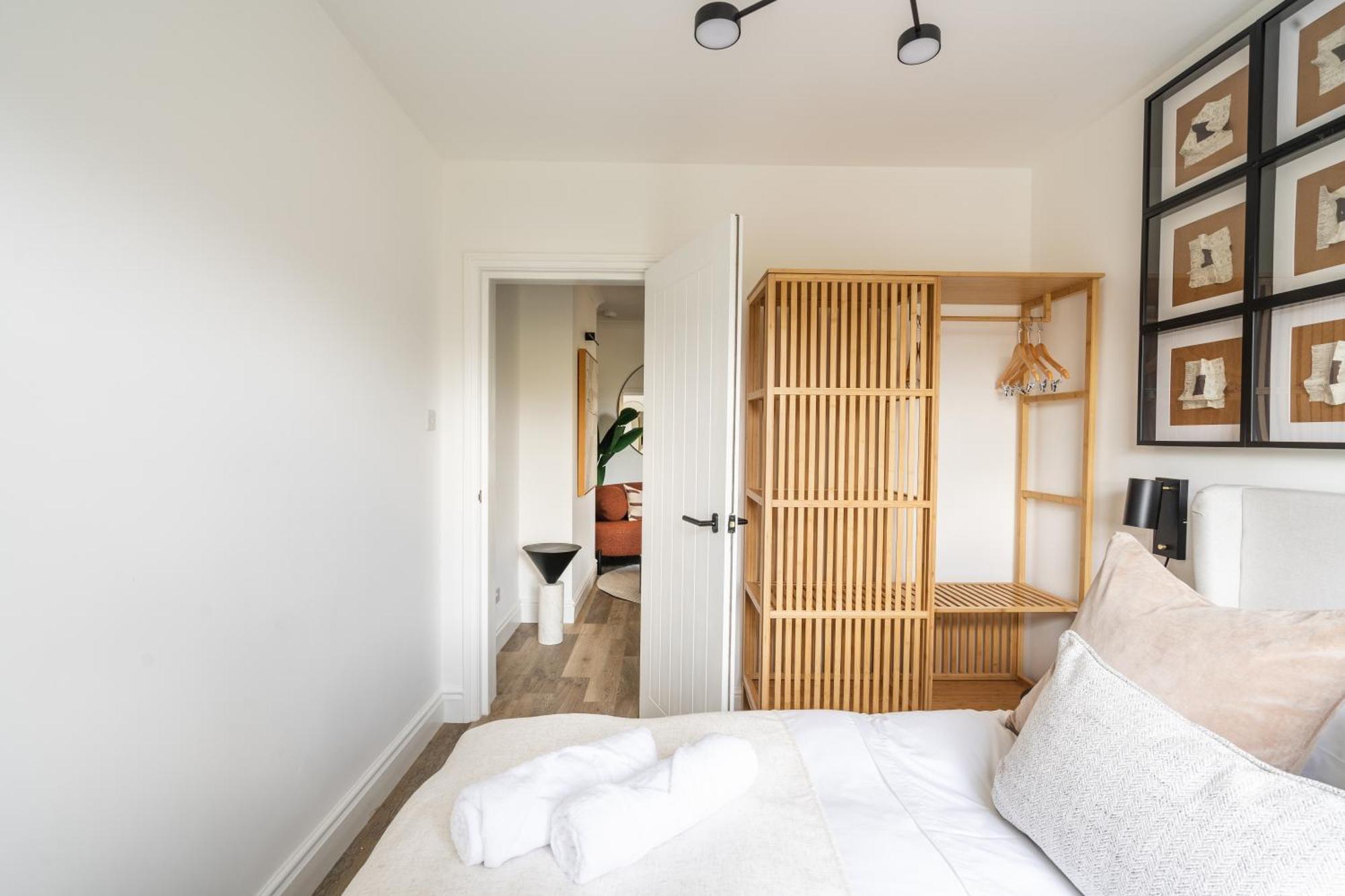 Newly Designed, 2Br Apt, 5Min From Northwood London Tube Station, Nato Hq, Ideal For Wembley, Warner Studio, Contractors Zewnętrze zdjęcie