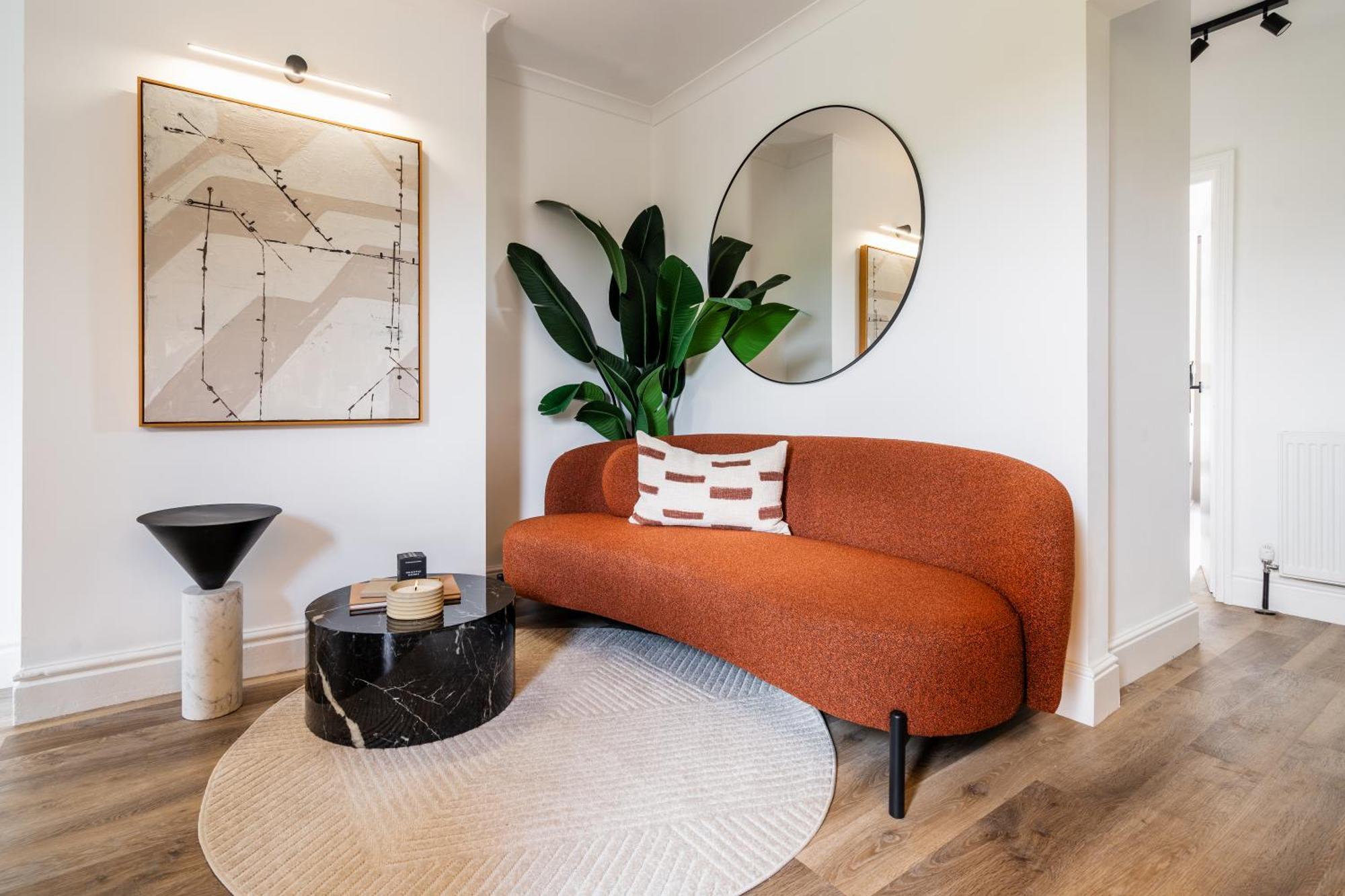 Newly Designed, 2Br Apt, 5Min From Northwood London Tube Station, Nato Hq, Ideal For Wembley, Warner Studio, Contractors Zewnętrze zdjęcie