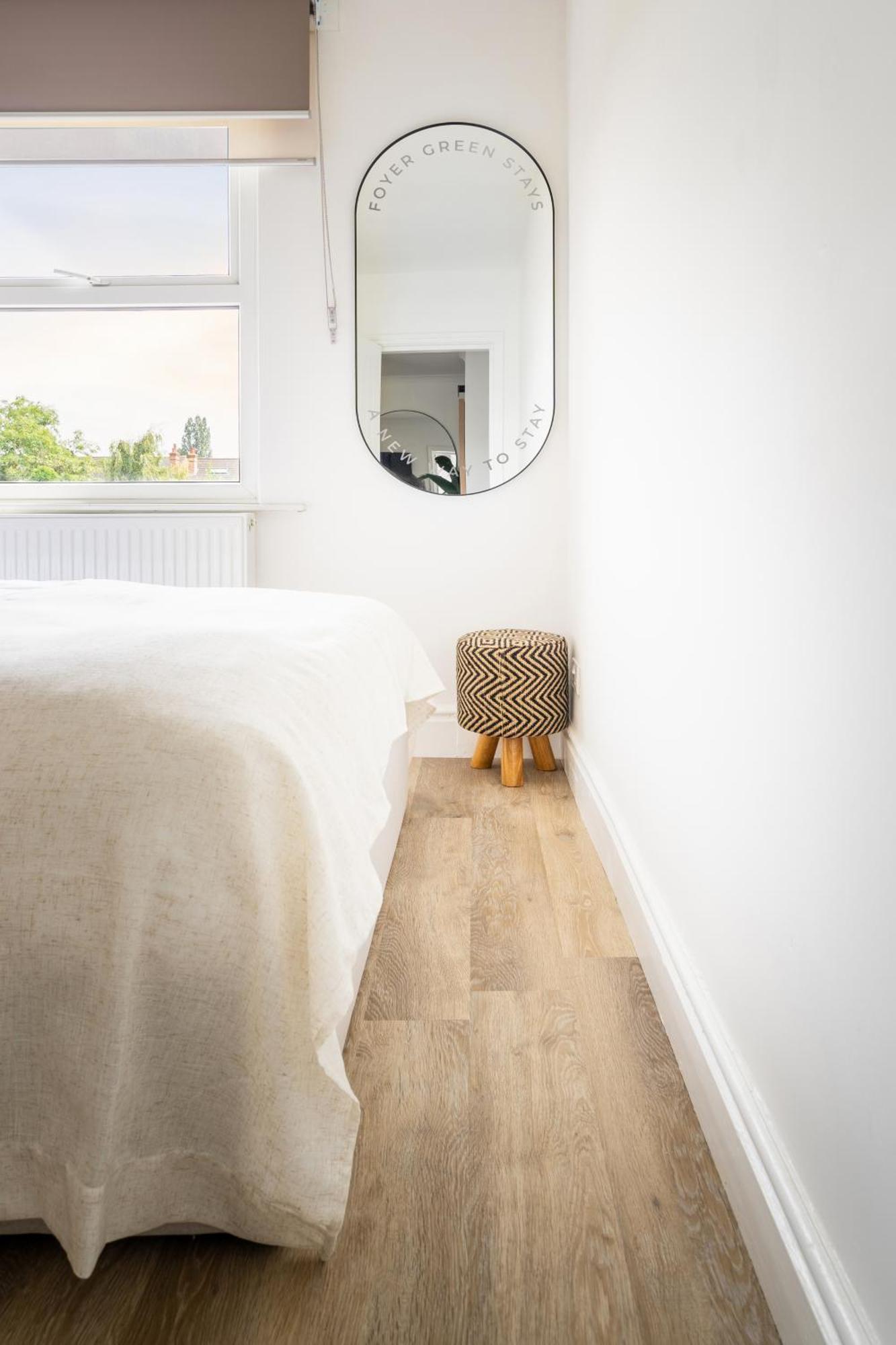 Newly Designed, 2Br Apt, 5Min From Northwood London Tube Station, Nato Hq, Ideal For Wembley, Warner Studio, Contractors Zewnętrze zdjęcie
